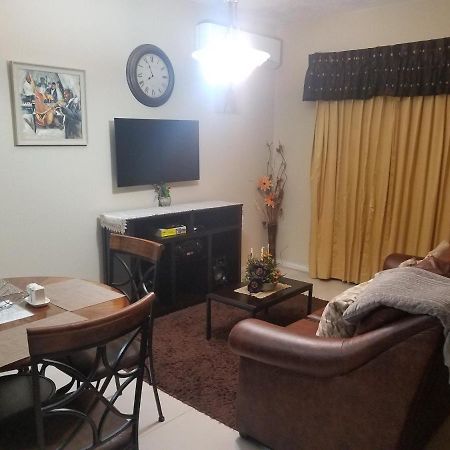 Merrivale Suite Kingston Luaran gambar