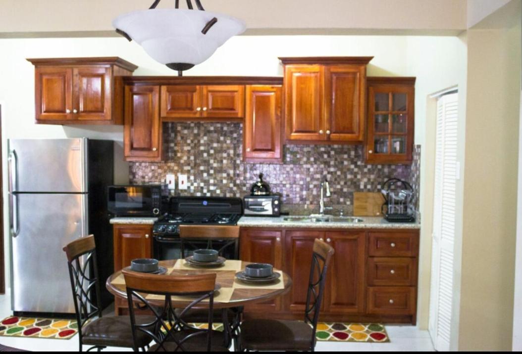 Merrivale Suite Kingston Luaran gambar