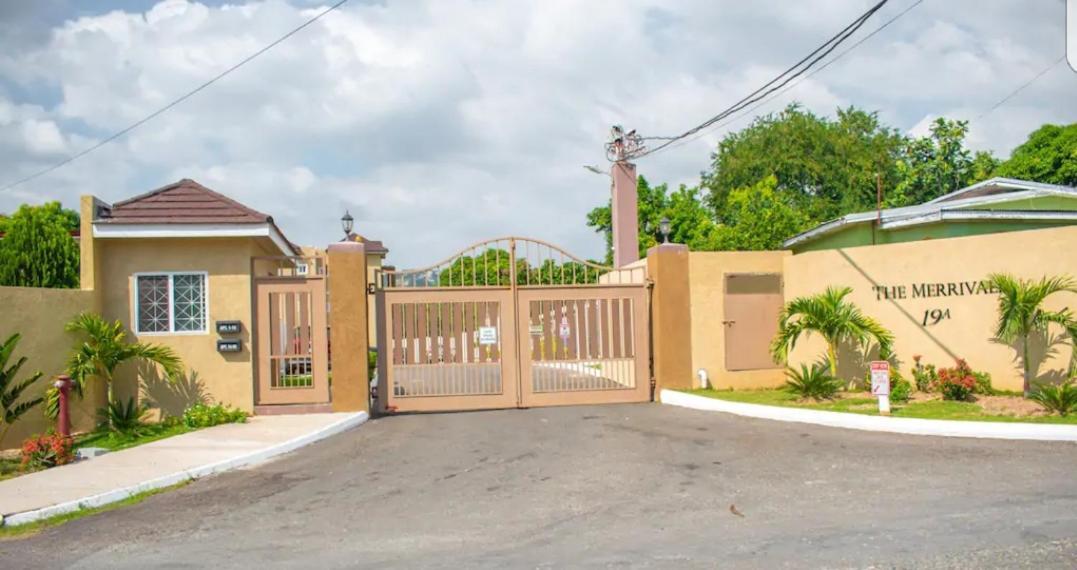 Merrivale Suite Kingston Luaran gambar